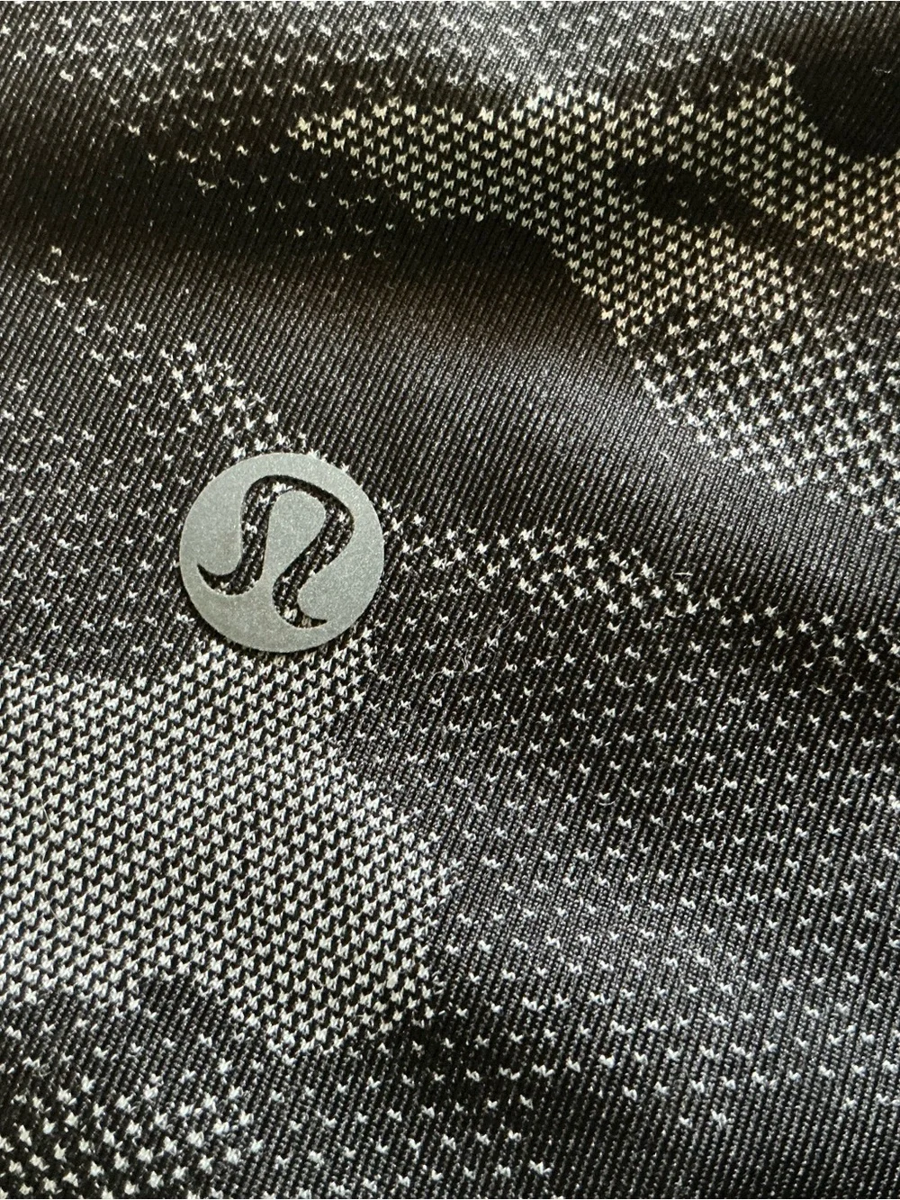 Lululemon Mens pace breaker 9” lined shorts men’s medium variegated mesh camo